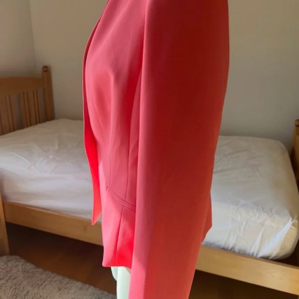 NEW Calvin Klein Coral Pink Blazer. NWT. Size 16. V-neck. Open front. Stretch. - Picture 3 of 7